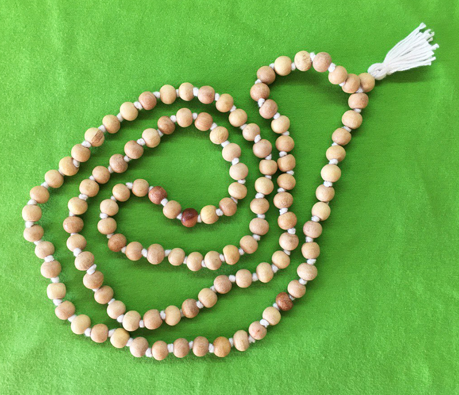 чотки німа на білій нитці чотки німа на білій нитці