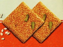 Гур у кунжуті з фісташками та кардамоном